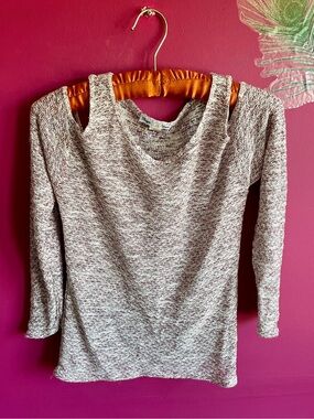 Women's Heathered Long-Sleeve Cold-Shoulder Top - Beige/red
